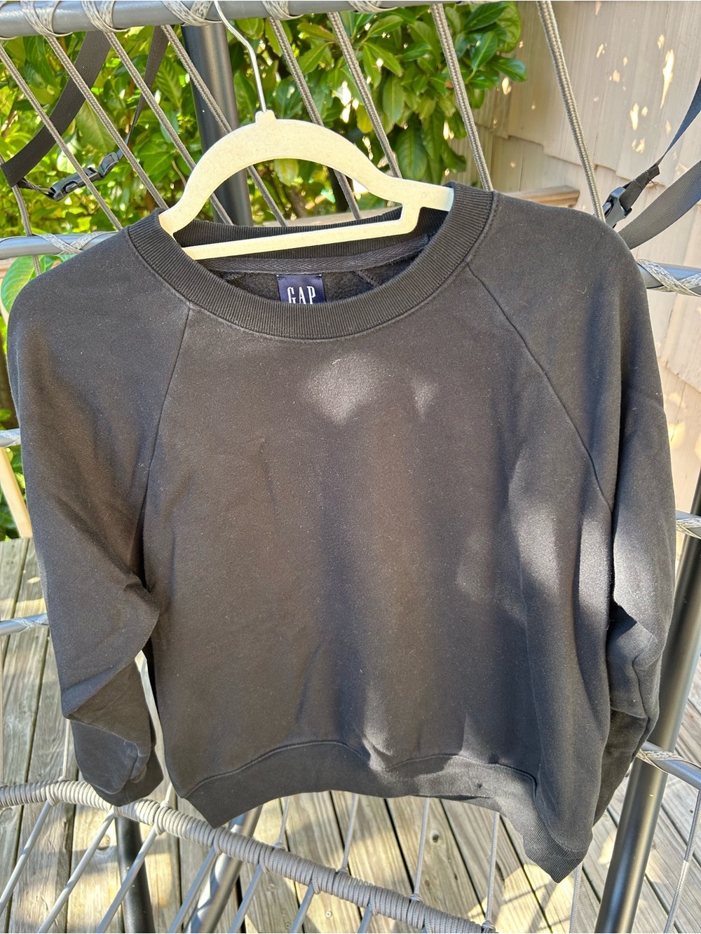 GAP Woman’s Black Crewneck Pullover Sweater